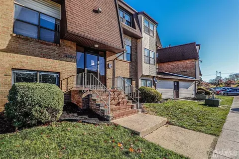 1918 Raspberry Ct, Edison, NJ 08817 photo 2