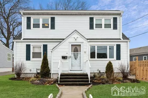 14 Seymour Ave, Woodbridge, NJ 07095