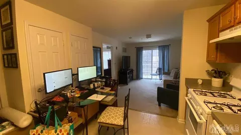 175 Liddle Ave, Edison, NJ 08837 photo 2