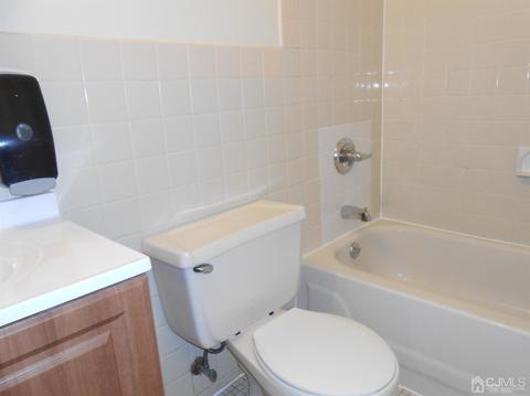 1423 Raspberry Ct, Edison, NJ 08817 photo 17