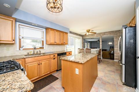 30 Mohawk Ave, Middlesex, NJ 08846 photo 12