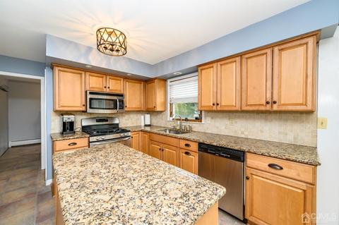 30 Mohawk Ave, Middlesex, NJ 08846 photo 15