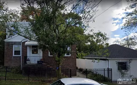 12 Liberty St, Fords, NJ 08863