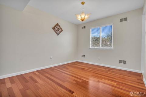 36 Wintergreen Ave E, Edison, NJ 08820 photo 5