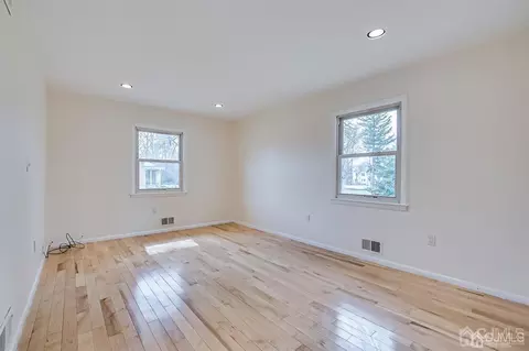 5 Robin Rd, Edison, NJ 08820 photo 18
