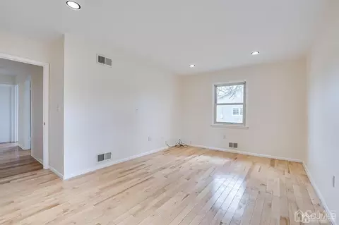 5 Robin Rd, Edison, NJ 08820 photo 19