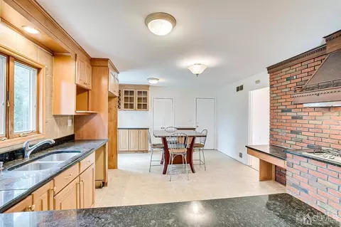 5 Robin Rd, Edison, NJ 08820 photo 12