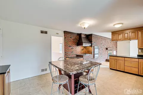 5 Robin Rd, Edison, NJ 08820 photo 10