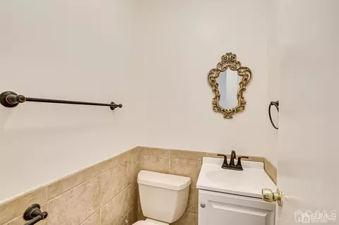 5 Robin Rd, Edison, NJ 08820 photo 17
