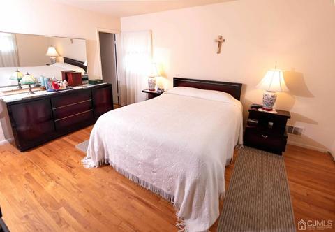 77 Harmon Rd, Edison, NJ 08837 photo 8
