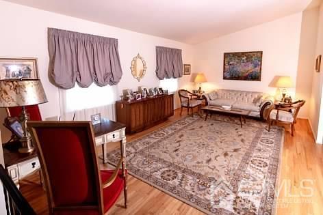 77 Harmon Rd, Edison, NJ 08837 photo 5