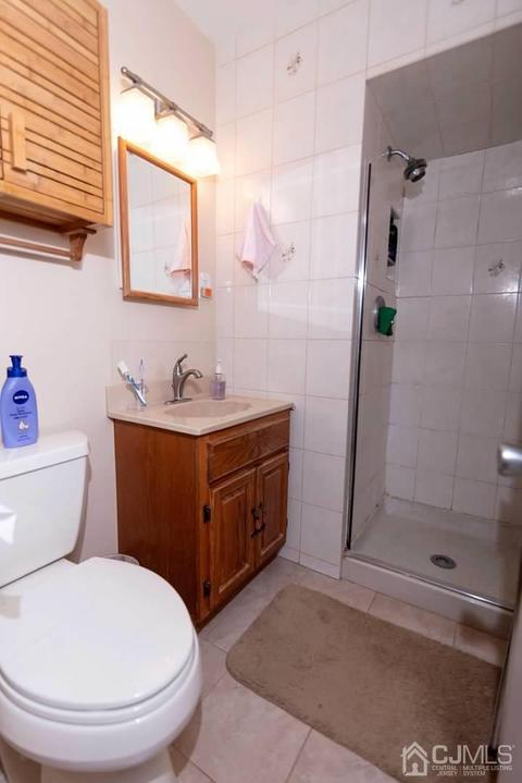77 Harmon Rd, Edison, NJ 08837 photo 12
