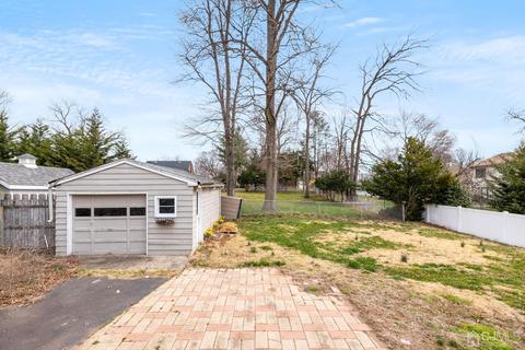 4 Valley Brook Dr, Middlesex, NJ 08846 photo 23