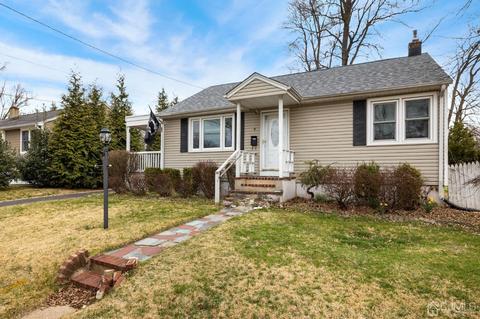 4 Valley Brook Dr, Middlesex, NJ 08846 photo 1