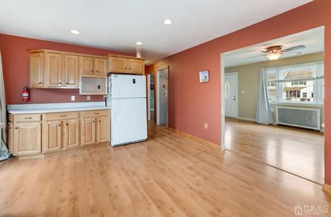4 Valley Brook Dr, Middlesex, NJ 08846 photo 12