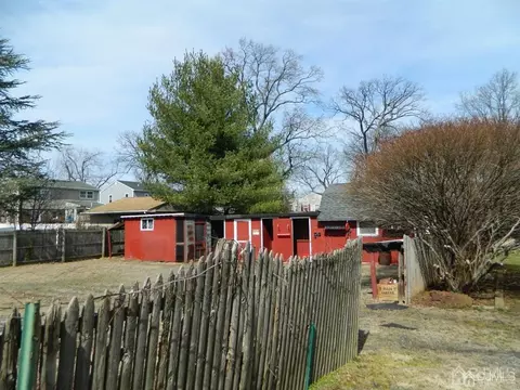 403 E St, Middlesex, NJ 08846 photo 4
