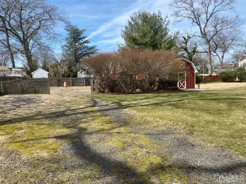 403 E St, Middlesex, NJ 08846 photo 5