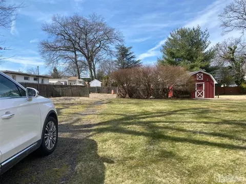 403 E St, Middlesex, NJ 08846 photo 7