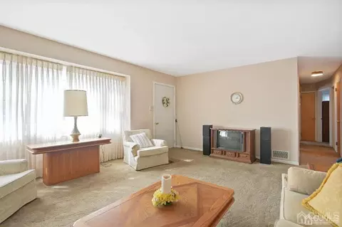 492 Plainfield Rd, Edison, NJ 08820 photo 9