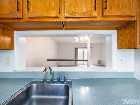 1403 Maplecrest Rd, Edison, NJ 08820 photo 6