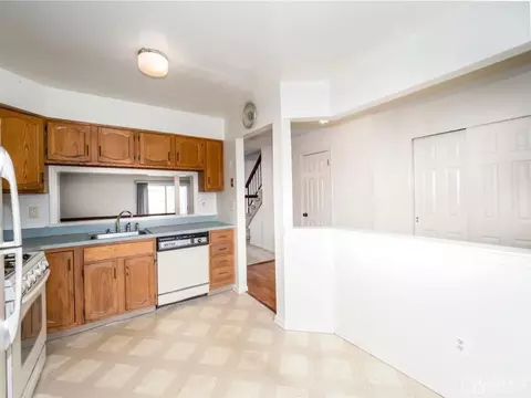1403 Maplecrest Rd, Edison, NJ 08820 photo 4