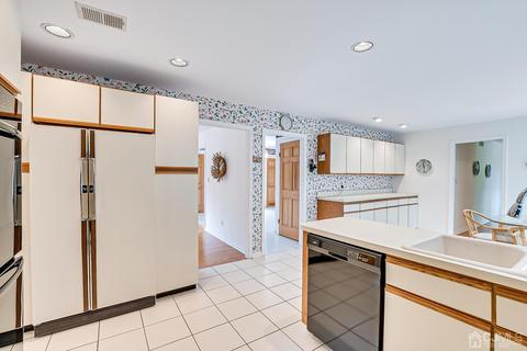17 SW Wright St, Edison, NJ 08820 photo 22