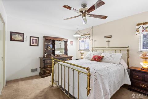 136 Lee Dr, Middlesex, NJ 08846 photo 14