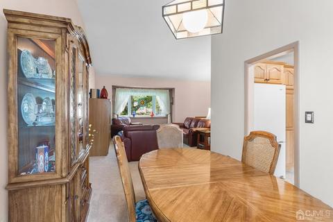 136 Lee Dr, Middlesex, NJ 08846 photo 10