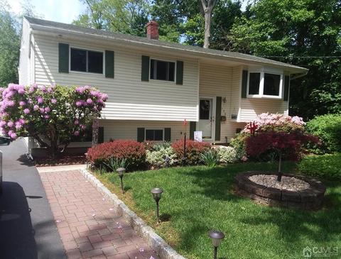 136 Lee Dr, Middlesex, NJ 08846 photo 2