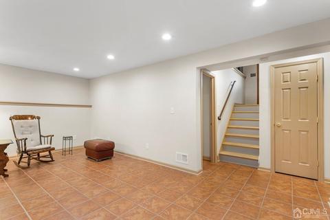 136 Lee Dr, Middlesex, NJ 08846 photo 19