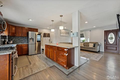 134 5th St, Middlesex, NJ 08846 photo 2