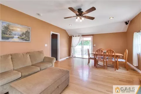 2 Terrill Rd, Edison, NJ 08817 photo 8