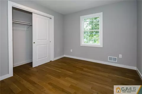 83 Old Rd, Sewaren, NJ 07077 photo 23
