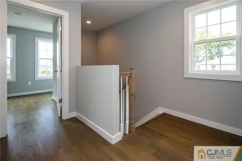 83 Old Rd, Sewaren, NJ 07077 photo 18