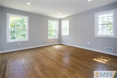 83 Old Rd, Sewaren, NJ 07077 photo 20
