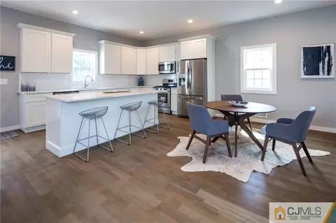 83 Old Rd, Sewaren, NJ 07077 photo 3