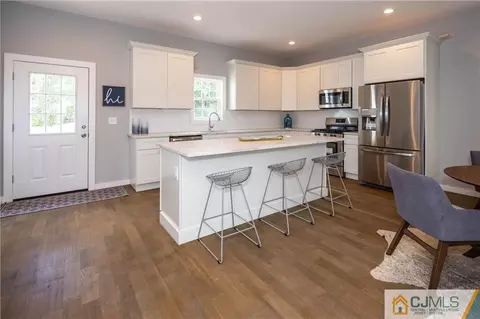 83 Old Rd, Sewaren, NJ 07077 photo 5
