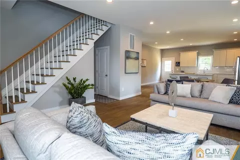 83 Old Rd, Sewaren, NJ 07077 photo 11