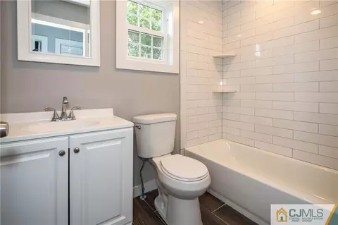 83 Old Rd, Sewaren, NJ 07077 photo 24