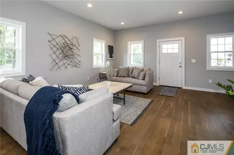 83 Old Rd, Sewaren, NJ 07077 photo 12