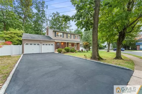19 Dellview Dr, Edison, NJ 08820 photo 2