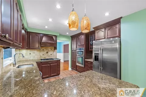 19 Dellview Dr, Edison, NJ 08820 photo 13