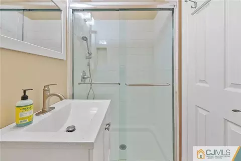 19 Dellview Dr, Edison, NJ 08820 photo 36