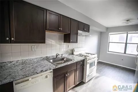 1416 Raspberry Ct, Edison, NJ 08817 photo 2