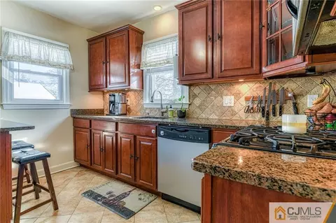 424 Main St, Middlesex, NJ 08846 photo 11