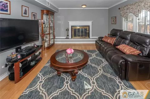 4 Taurus Ct, Edison, NJ 08820 photo 8