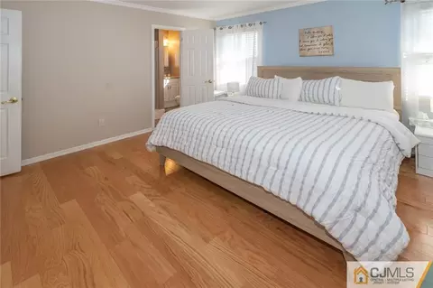 4 Taurus Ct, Edison, NJ 08820 photo 32