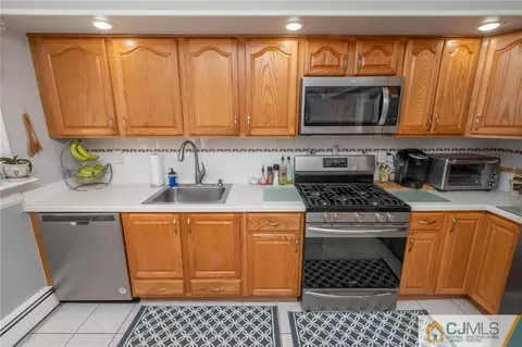 4 Taurus Ct, Edison, NJ 08820 photo 4