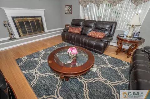 4 Taurus Ct, Edison, NJ 08820 photo 10