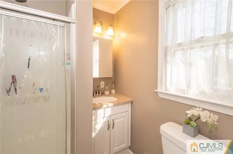 4 Taurus Ct, Edison, NJ 08820 photo 34
